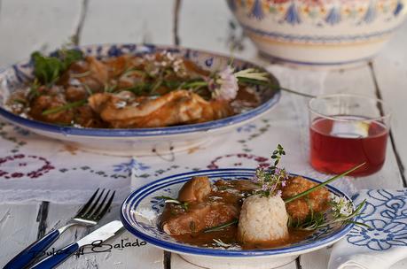 Manitas de Cerdo con Salsa de Tomate