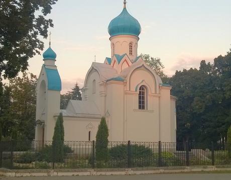 Luces y sombras de Letonia; ¡bendito atraso! Iglesia ortodoxa en el centro de Daugavpils