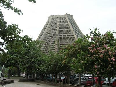 Catedral Metropolitana São Sebastião do Rio Janeiro, Brasil, La vuelta al mundo de Asun y Ricardo, round the world, mundoporlibre.com