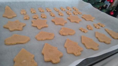 Cocina con niños: Galletas de Navidad – Cooking with kids: Christmas biscuits