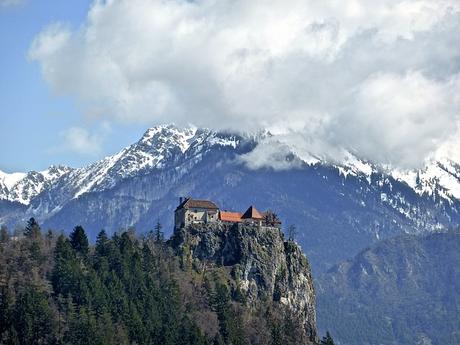 Mírate y sonríe al espejo en las aguas del Lago Bled