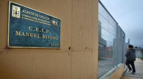 Padres de Lalín no llevan a sus hijos al colegio para que trasladen a otro niño con necesidades especiales