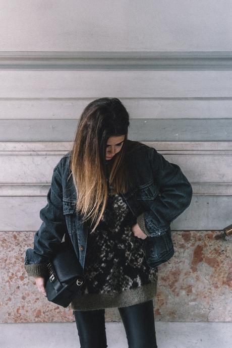 Edited-Oversize_knit-PS11-Proenza_Schouler-Leather_Leggings-Black_Heels-Denim_Vintage_Jacket-Levis-Outfit-Street_Style-Maria_Pascual_Earrings-34