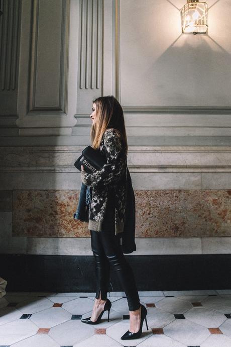 Edited-Oversize_knit-PS11-Proenza_Schouler-Leather_Leggings-Black_Heels-Denim_Vintage_Jacket-Levis-Outfit-Street_Style-Maria_Pascual_Earrings-13