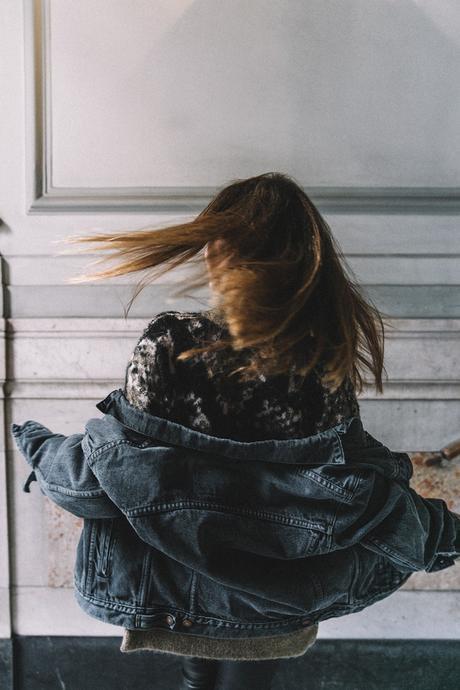 Edited-Oversize_knit-PS11-Proenza_Schouler-Leather_Leggings-Black_Heels-Denim_Vintage_Jacket-Levis-Outfit-Street_Style-Maria_Pascual_Earrings-