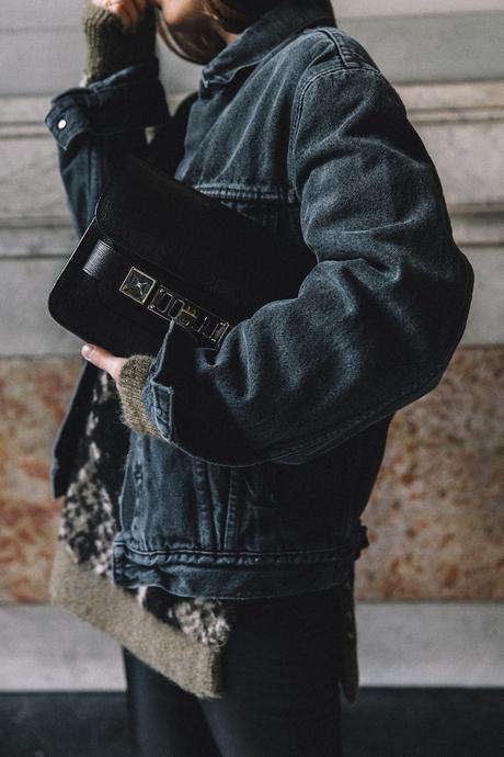 Edited-Oversize_knit-PS11-Proenza_Schouler-Leather_Leggings-Black_Heels-Denim_Vintage_Jacket-Levis-Outfit-Street_Style-Maria_Pascual_Earrings-18