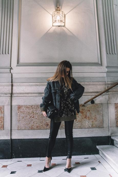 Edited-Oversize_knit-PS11-Proenza_Schouler-Leather_Leggings-Black_Heels-Denim_Vintage_Jacket-Levis-Outfit-Street_Style-Maria_Pascual_Earrings-38