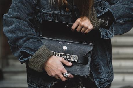 Edited-Oversize_knit-PS11-Proenza_Schouler-Leather_Leggings-Black_Heels-Denim_Vintage_Jacket-Levis-Outfit-Street_Style-Maria_Pascual_Earrings-60