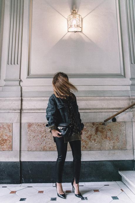 Edited-Oversize_knit-PS11-Proenza_Schouler-Leather_Leggings-Black_Heels-Denim_Vintage_Jacket-Levis-Outfit-Street_Style-Maria_Pascual_Earrings-36