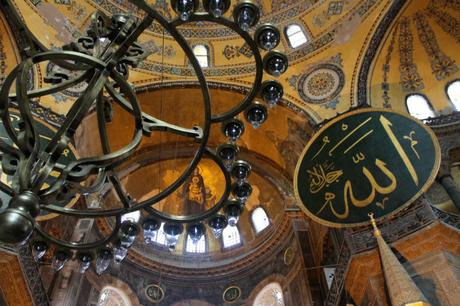 Interior de la Mezquita Hagia Sofía