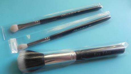 BROCHALIA: Tres nuevas brochas en mi neceser (Review) BROCHALIA: Tres nuevas brochas en mi neceser (Review)