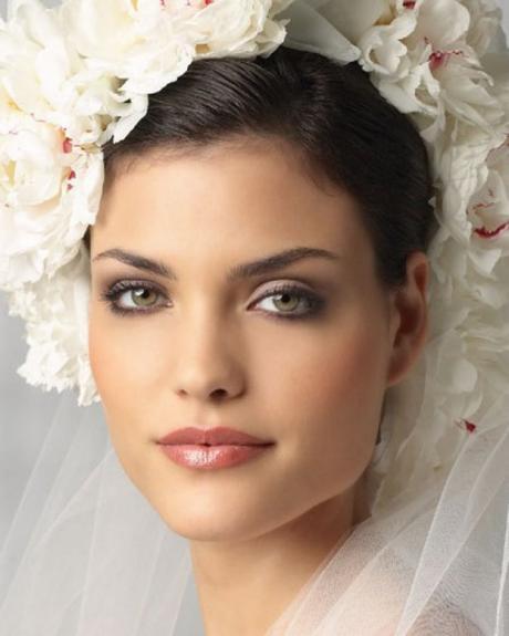 Brillantes consejos para peinados, maquillajes y accesorios de novias: