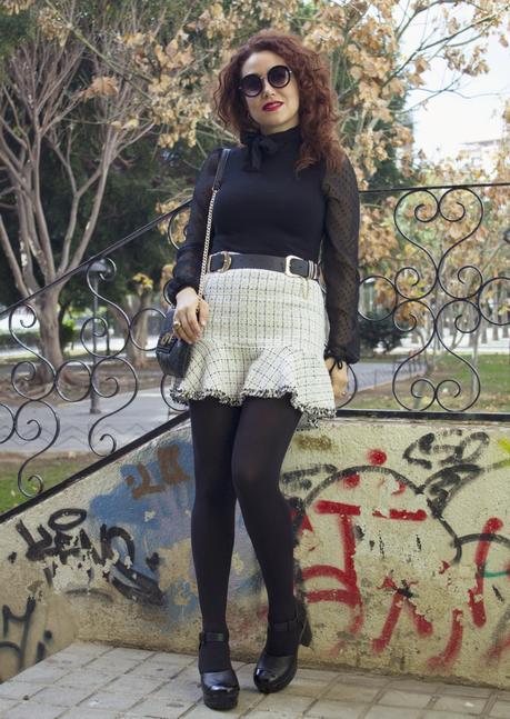 Falda Chanel y Zapatos de Suela Track-Chanel Skirt and Chunky Heels Shoes