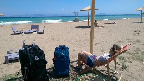 Esperando el ferry in Rafina Port