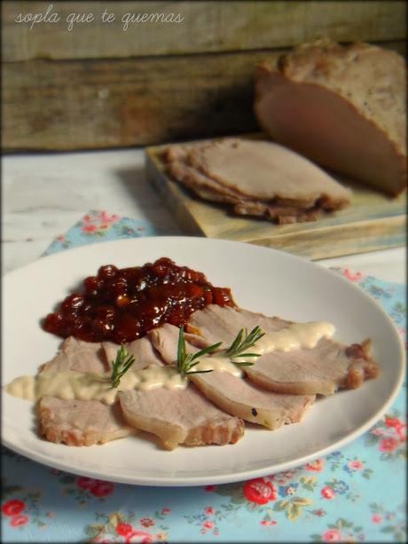 LOMO A LA SAL CON CHUTNEY DE PERA