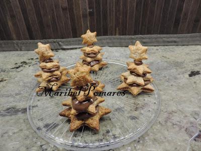 Arbolitos de navidad de hojaldre y nutella.