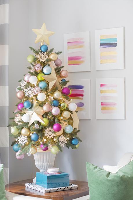 Navidad llena de color Arbol con colores pastel