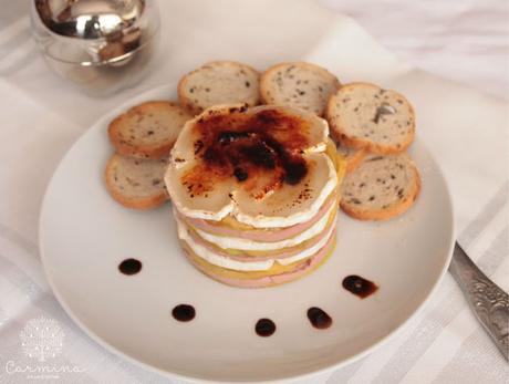 MILHOJA DE FOIE, MANZANA Y QUESO DE CABRA