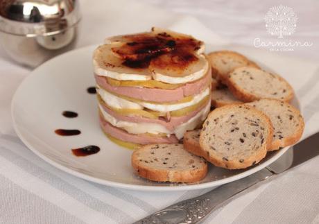 MILHOJA DE FOIE, MANZANA Y QUESO DE CABRA
