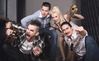 Entrevista con... Jenny & The Mexicats.