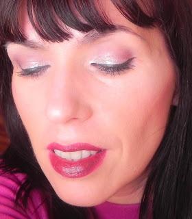 Estas fiestas, vas a brillar: Nácar y burdeos (look)