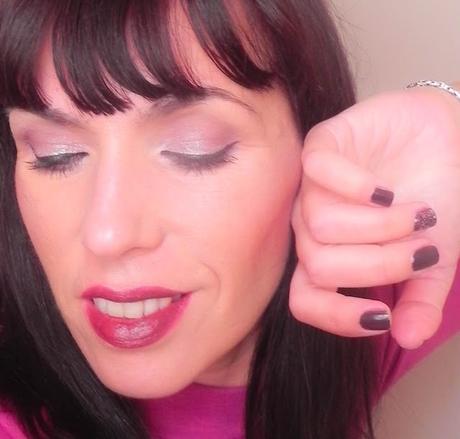 Estas fiestas, vas a brillar: Nácar y burdeos (look)