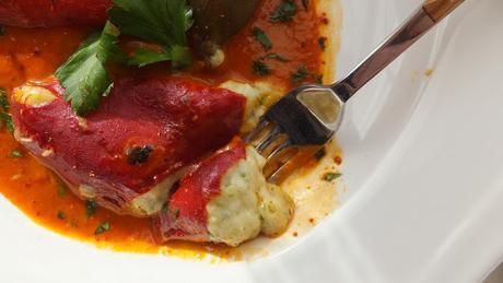 Los pimientos del piquillo rellenos de bacalao que toda navidad necesita