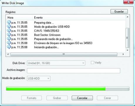 El proceso de creación de una unidad USB booteable está concluyendo. No suele demorar mucho tiempo.