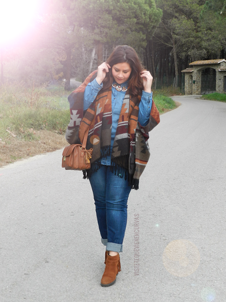 PONCHO & JEANS Outfit
