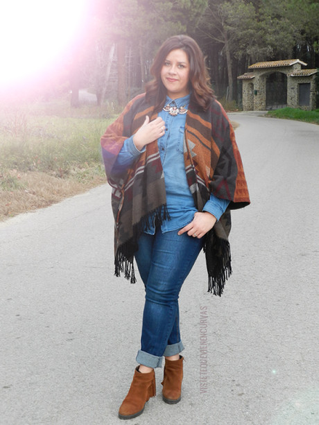 PONCHO & JEANS Outfit