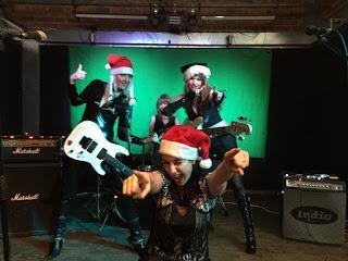 Syteria & Jackie Chambers de Girlschool  editan single navideño Santa's Harley