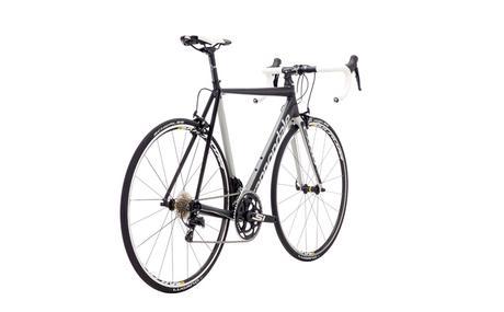 Cannondale CAAD12 105, oferta de cotos accesible y que ofrece una maravillosa calidad de conducción C16_C13346M_PRM_360-21