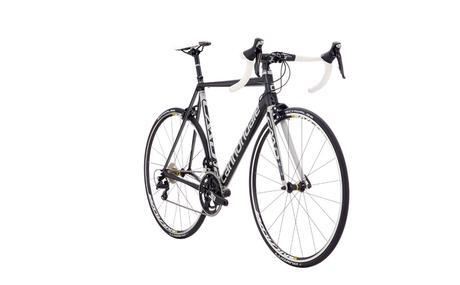 Cannondale CAAD12 105, oferta de cotos accesible y que ofrece una maravillosa calidad de conducción C16_C13346M_PRM_360-5