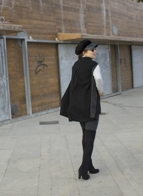 Look con Capa y botas por encima de la rodilla- Cape outfit with OTKB