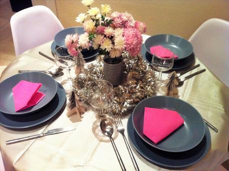 1 MESA 2 DECORACIONES