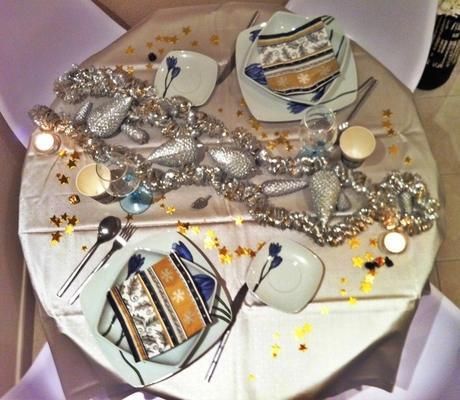 1 MESA 2 DECORACIONES