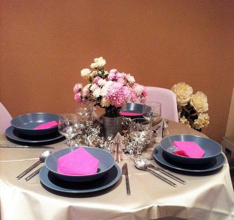 1 MESA 2 DECORACIONES