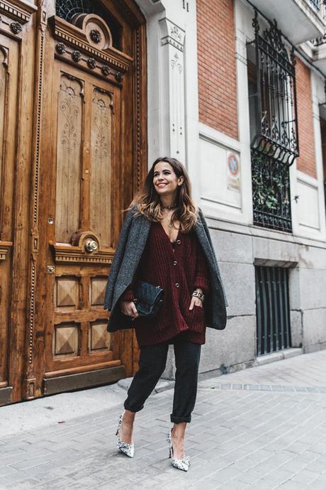 Burgundy_Cardigan-Oversize-Grey_Blazer-Grey_trousers-Isabel_Marant-Shoes-Chanel_Vintage_Bag-Lace_Bra-Layering_Necklaces-Maria_Pascual-Collage_Vintage-Outfit-Street_Style-9