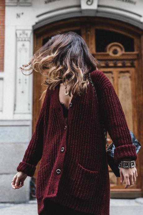 Burgundy_Cardigan-Oversize-Grey_Blazer-Grey_trousers-Isabel_Marant-Shoes-Chanel_Vintage_Bag-Lace_Bra-Layering_Necklaces-Maria_Pascual-Collage_Vintage-Outfit-Street_Style-45