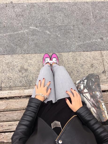 THAT´S IT; PINK SNEAKERS!.-