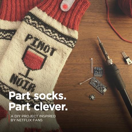 Netflix inventa unos calcetines que pausan la serie cuando te quedas dormido