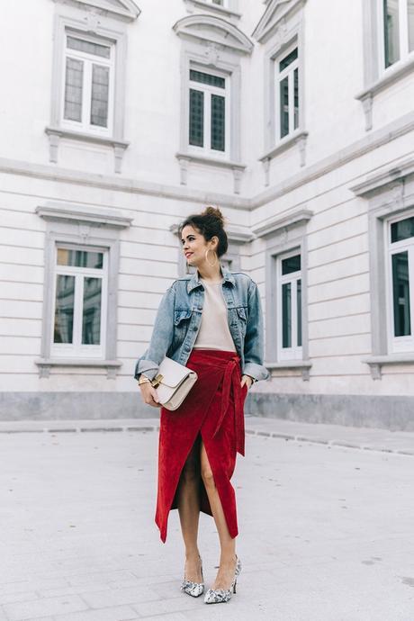 Wrap_Skirt-Red_Skirt-Suede-Levis_Vintage_Denim_Jacket-Isabel_Marant_Shoes-Printed_Pumps-Gold_Bracelets-Celine_Classic_Box-Hoop_Earrings-Topknot-Outfit-Street_Style-Vestiaire_Collective-42