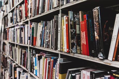 Edited-Snake_Effect_Blazer-Belted_Jacket-Striped_Top-Trousers-Outfit-Street_Style-46