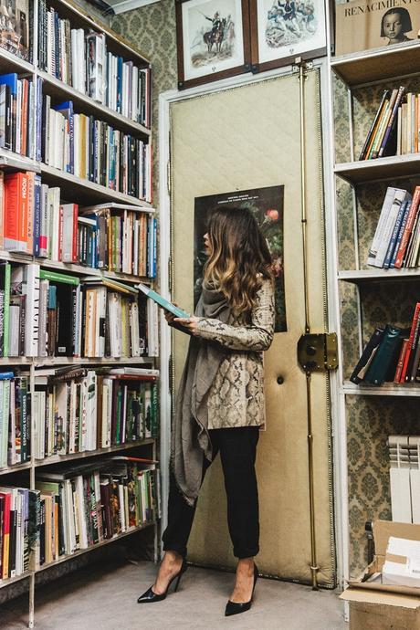 Edited-Snake_Effect_Blazer-Belted_Jacket-Striped_Top-Trousers-Outfit-Street_Style-21