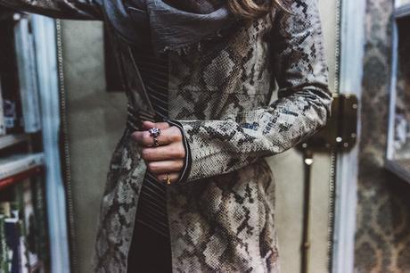 Edited-Snake_Effect_Blazer-Belted_Jacket-Striped_Top-Trousers-Outfit-Street_Style-49