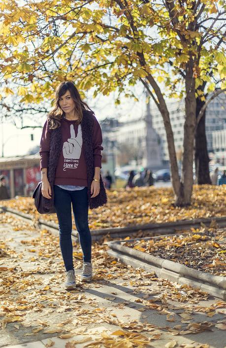 BURGUNDY AND BLUE COMFY LOOK