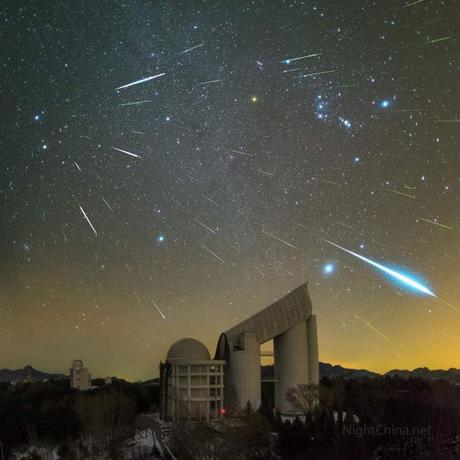 Meteoros Gemínidas sobre el Observatorio Xinglong