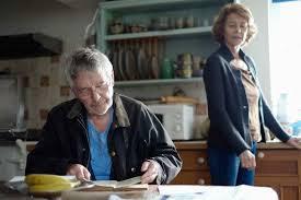 Manu Zapata_El cine (de estreno) fácil de leer_vivazapata.net_45 AÑOS_Charlotte Rampling y Tom Courtenay cocina