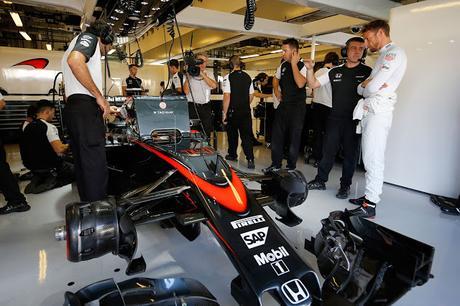 ANÁLISIS PROFUNDO DE LOS PROBLEMAS DEL MOTOR HONDA EN 2015 Y SUS ESPERANZAS PARA EL 2016 ANÁLISIS PROFUNDO DE LOS PROBLEMAS DEL MOTOR HONDA EN 2015 Y SUS ESPERANZAS PARA EL 2016