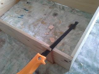 Mesilla con cajas de vino